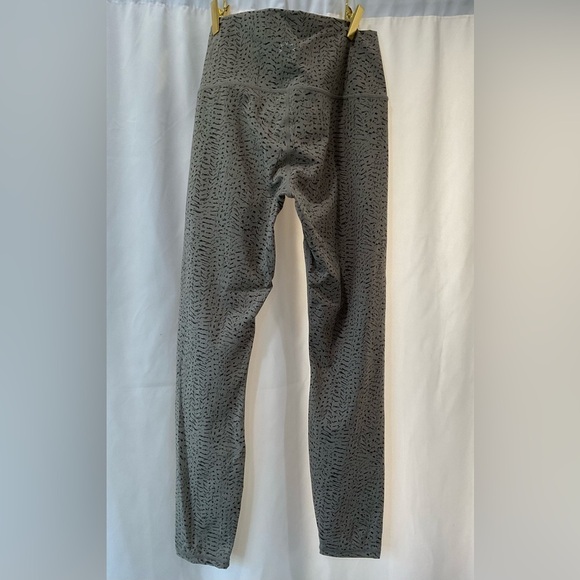 NWOT Estrella Cheeatah Leggings - Picture 2 of 2